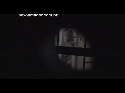 ❤️ Блонді таємно знімає на відео сусідський вуайерист, прихований за порожнистими цеглами ❤❌ Порно на uk.porn-mate.ru
